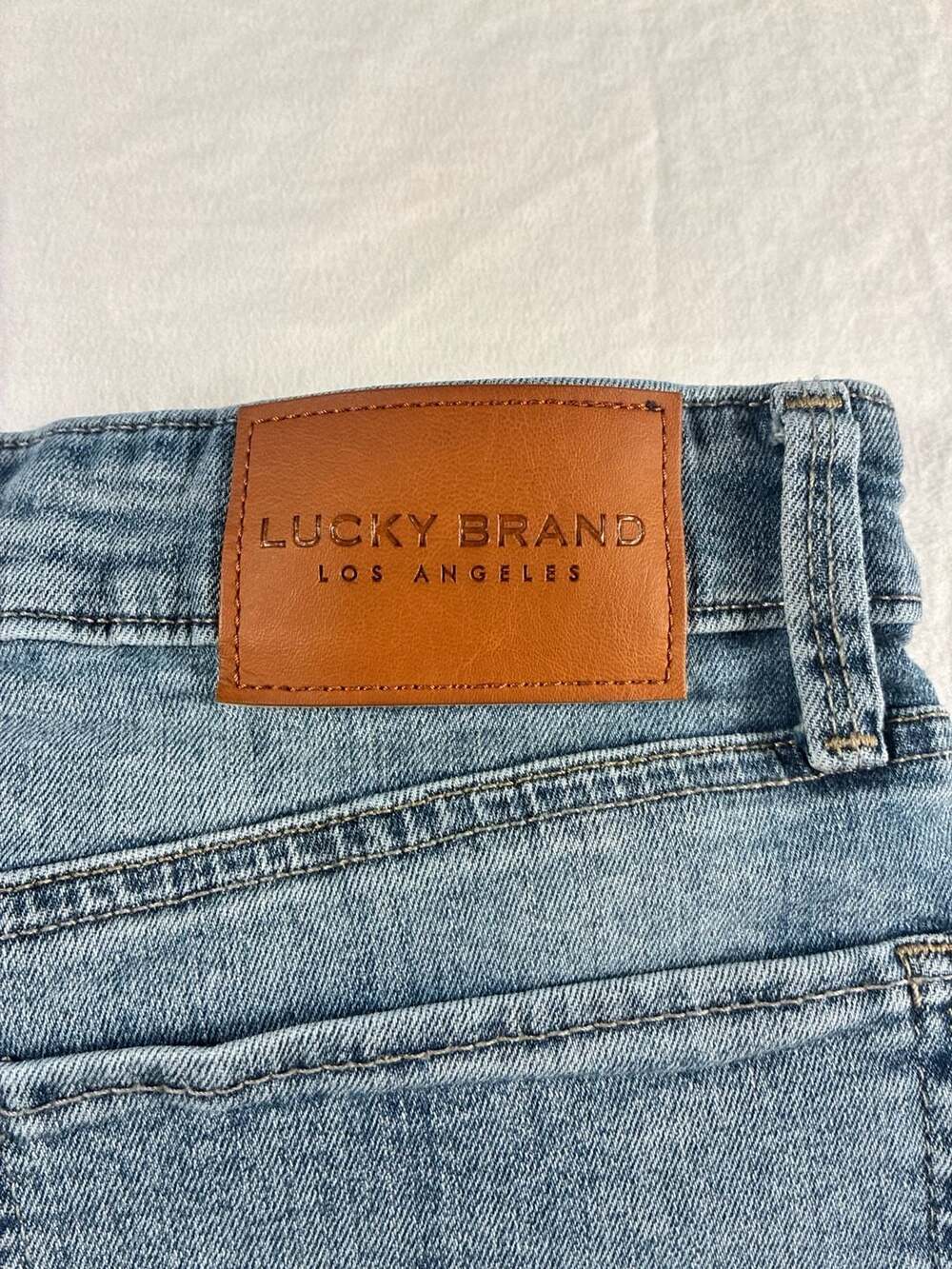 Lucky Brand The Roll Up Denim Shorts Size 8/29 - Picture 6 of 7